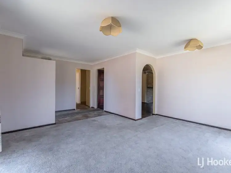 Sixth view of Homely house listing, 2 Sutherland Drive, Thornlie WA 6108