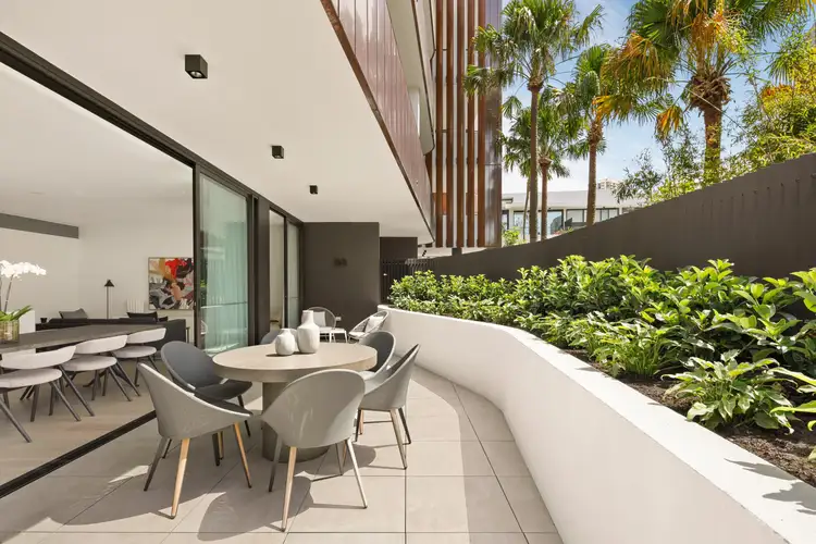 2/319 New South Head Road