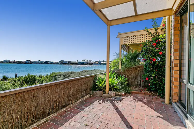 9/80 Military Road, Tennyson SA 5022