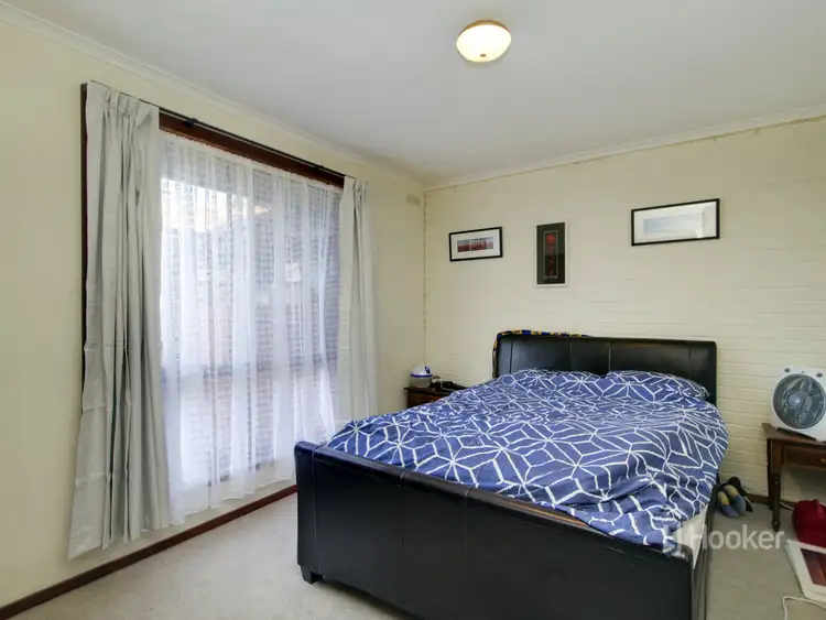 Fifth view of Homely house listing, 2/14 Dahlsen Crescent, Bairnsdale VIC 3875