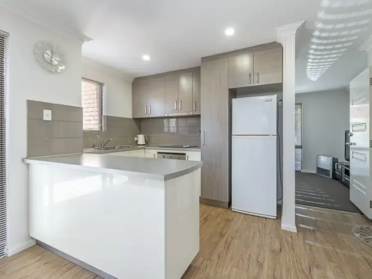 4/8 Moore Street, Dianella WA 6059