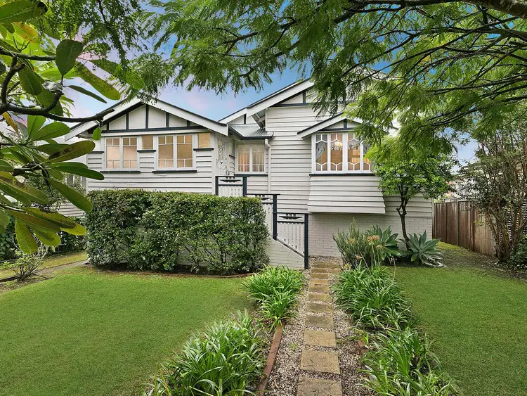11 Sarah Street, Annerley QLD 4103