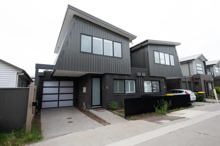16 Dolman Lane, Newport VIC 3015