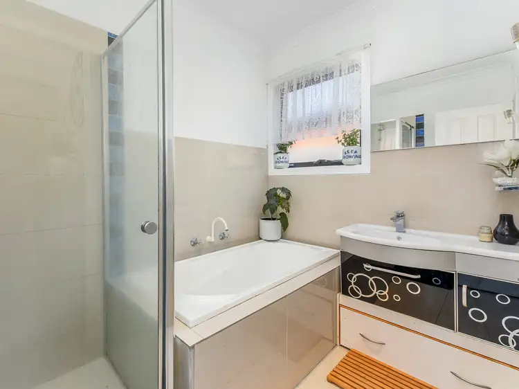 Fifth view of Homely house listing, Unit 2/42 Harry Street, Cranbourne VIC 3977