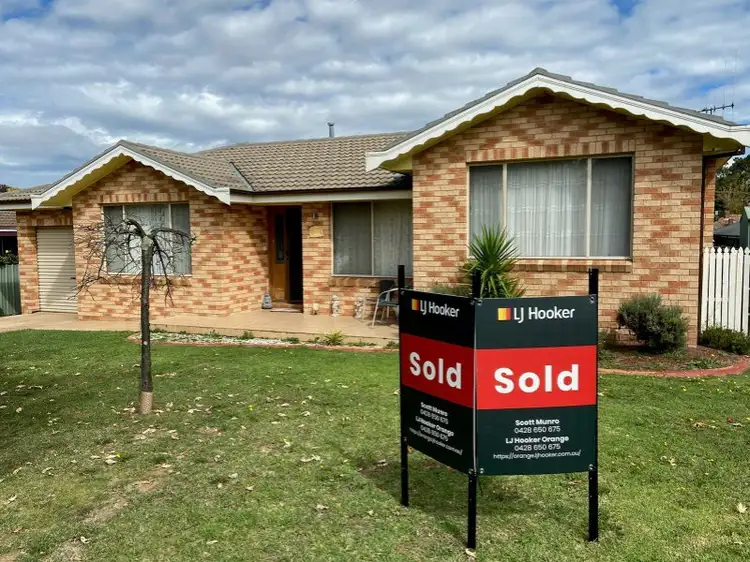 2 Alan Ridley Place, Orange NSW 2800