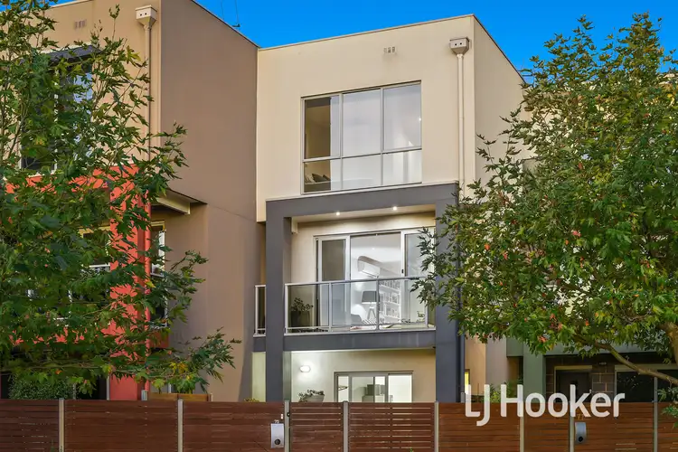 75 Lakeside Boulevard, Pakenham VIC 3810
