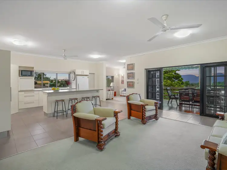 2 Bayview Street, Bayview Heights QLD 4868