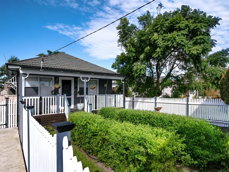 22 Docker Street, Marks Point NSW 2280