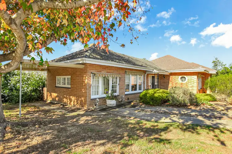 18 Riverview Road, Victor Harbor SA 5211