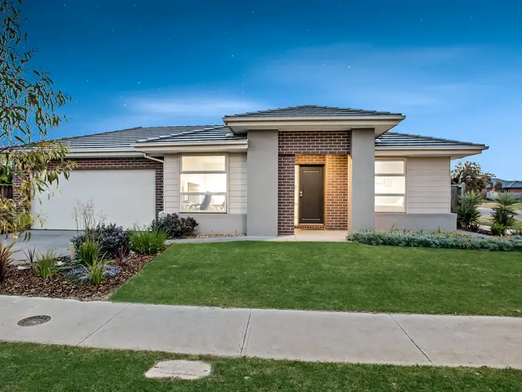 57 Royal Oak Crescent, Cranbourne East VIC 3977