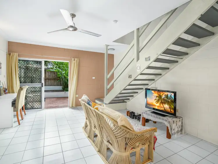 4/10 Crathern Close, Edge Hill QLD 4870