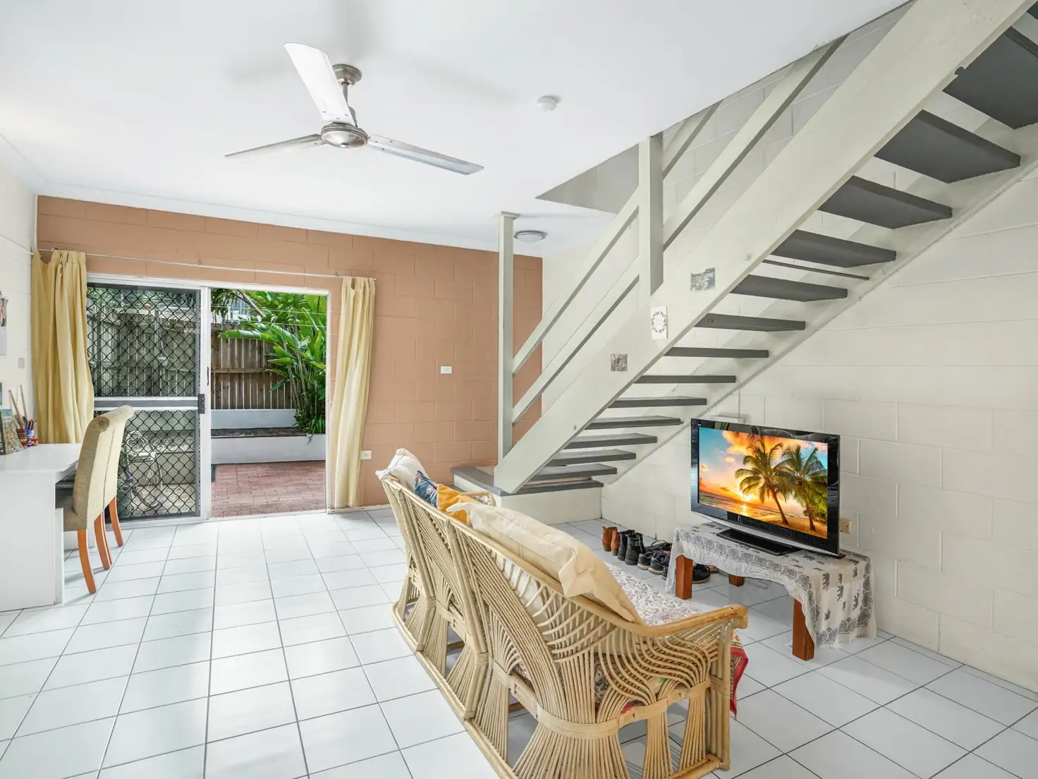 Main view of Homely unit listing, 4/10 Crathern Close, Edge Hill QLD 4870