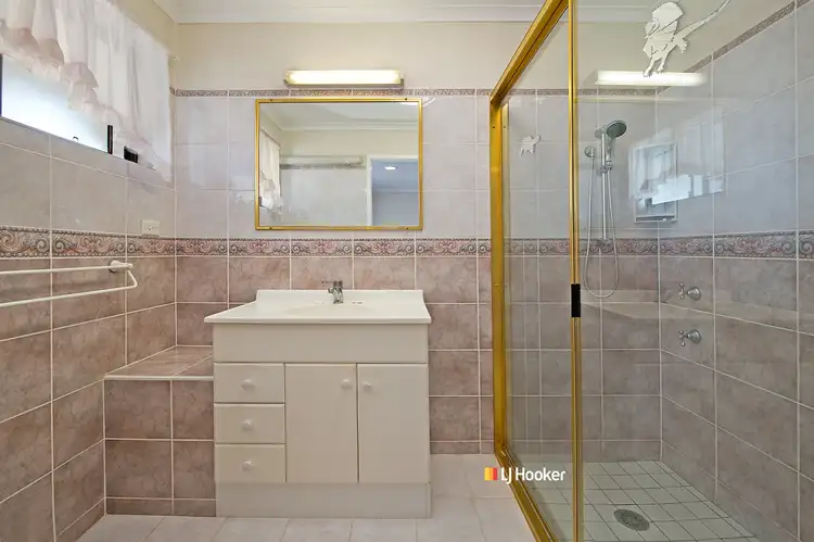 Seventh view of Homely house listing, 4 Oakview Court, Kallangur QLD 4503