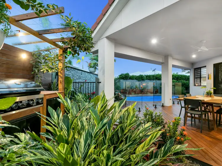 8 Bushlark Place, Smithfield QLD 4878