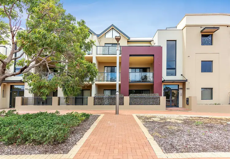 7/160 Lakeside Drive