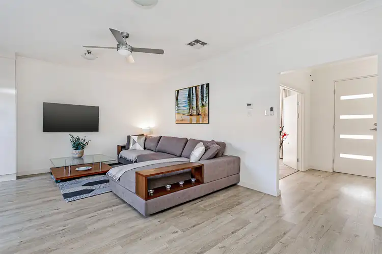 8/13 Horsley Drive