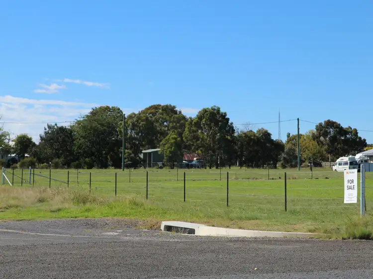 82-84 Tenterfield Street, Deepwater NSW 2371
