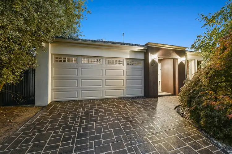 42 Chatswood Drive, Narre Warren South VIC 3805