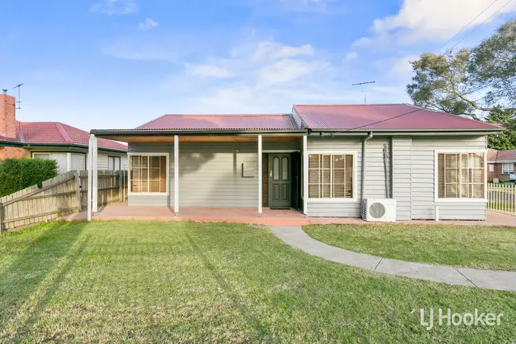 18 Hatherley Grove, Altona North VIC 3025