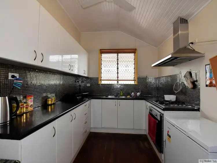 2 Murray Street, Tully QLD 4854