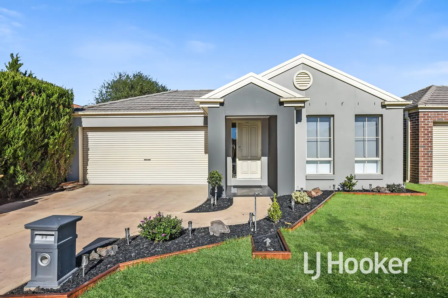 Main view of Homely house listing, 39 Scarlet Crescent, Pakenham VIC 3810