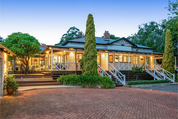 2 Mount Terrace, Kalamunda WA 6076