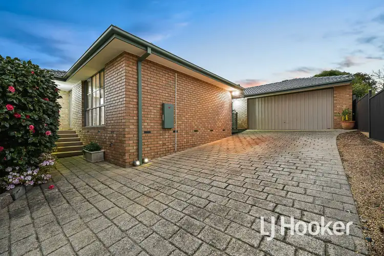 Third view of Homely house listing, 3 McInnes Court, Pakenham VIC 3810