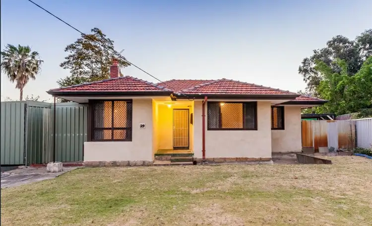 29 Mcglinn Way, Cloverdale WA 6105