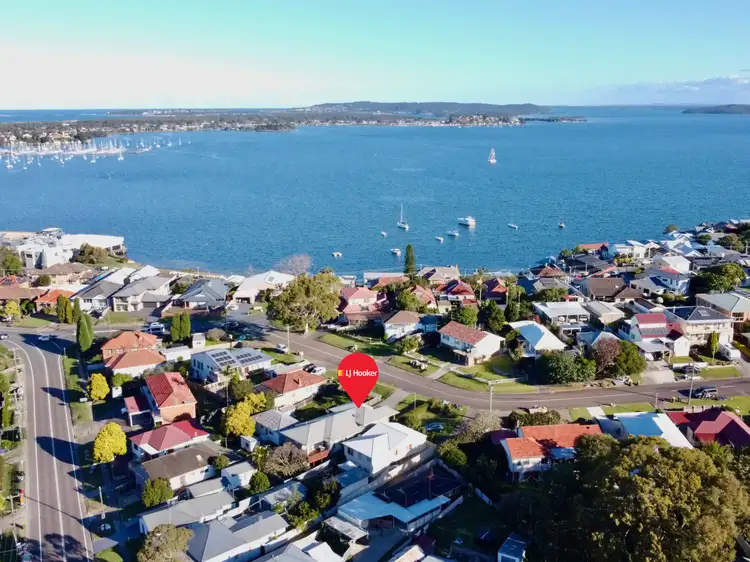 7 Crown Street, Belmont NSW 2280