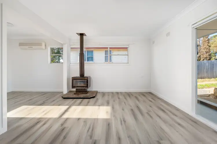Sixth view of Homely house listing, 2 Finney Close, Rutherford NSW 2320