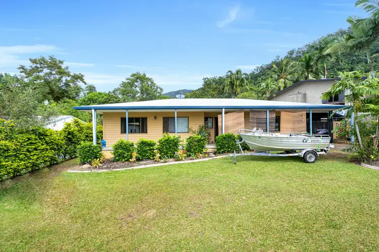 37 Hadrian Avenue, Mooroobool QLD 4870