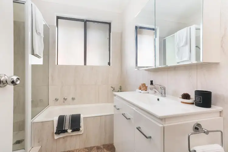 Sixth view of Homely apartment listing, 5/27 Penkivil Street, Bondi NSW 2026