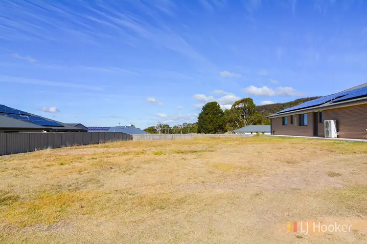 26 Surveyors Way, Lithgow NSW 2790