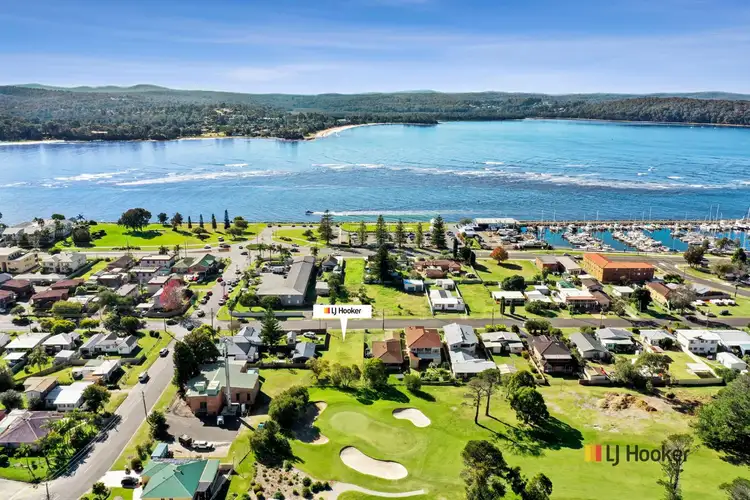 2 Golf Links Drive, Batemans Bay NSW 2536