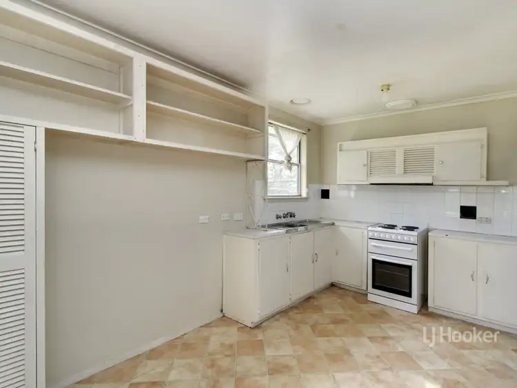 Second view of Homely house listing, 5 Flett Court, East Bairnsdale VIC 3875