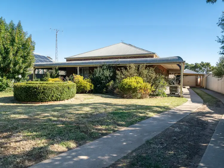52 Fifth Avenue, Narromine NSW 2821