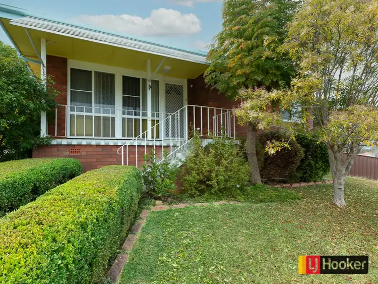 Third view of Homely house listing, 2 Fraser Crescent, Tamworth NSW 2340