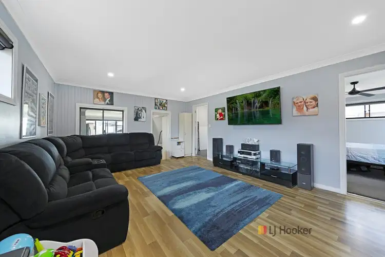 127 Winbin Crescent, Gwandalan NSW 2259