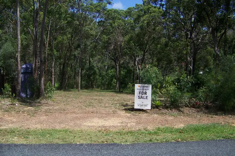 16 BELAR ST, Lamb Island QLD 4184