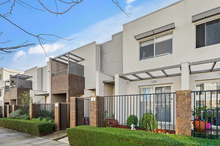 8/70 Kings Canyon Street