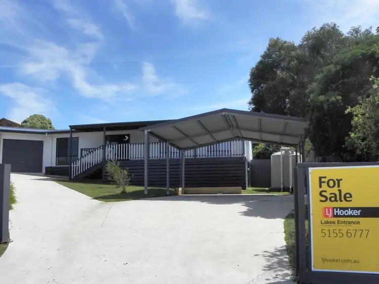 27 West Crescent, Lakes Entrance VIC 3909
