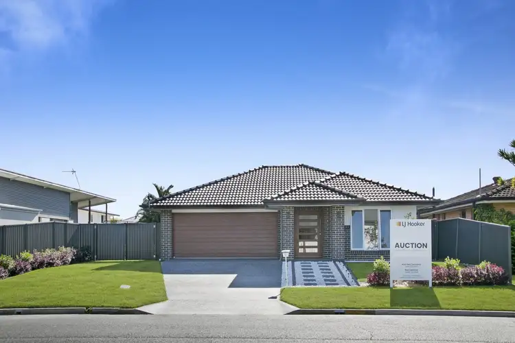 9 Grace Avenue, Labrador QLD 4215