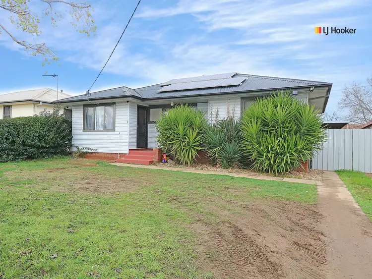 Main view of Homely house listing, 32 Mckell Avenue, Mount Austin NSW 2650