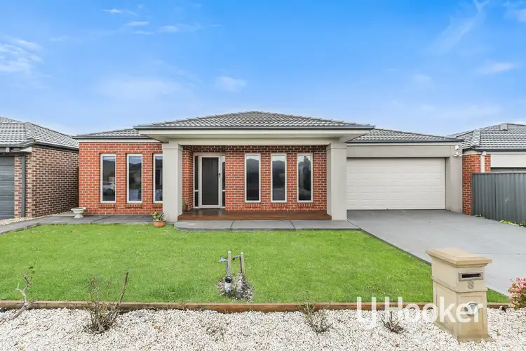 8 Bankton Avenue, Cranbourne East VIC 3977