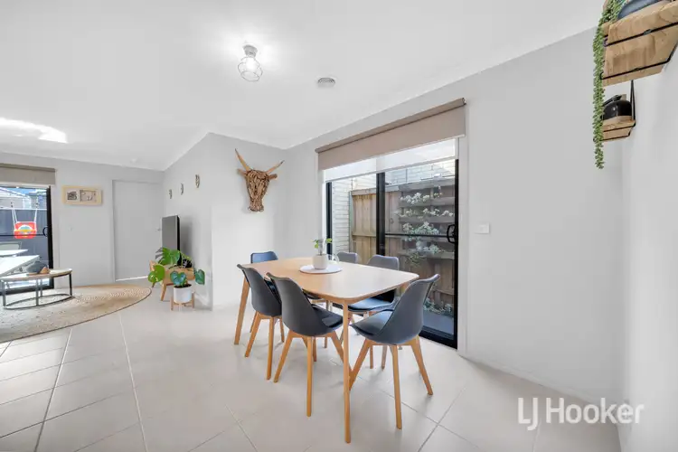 Fifth view of Homely house listing, 15 Cartwright Grove, Cranbourne East VIC 3977