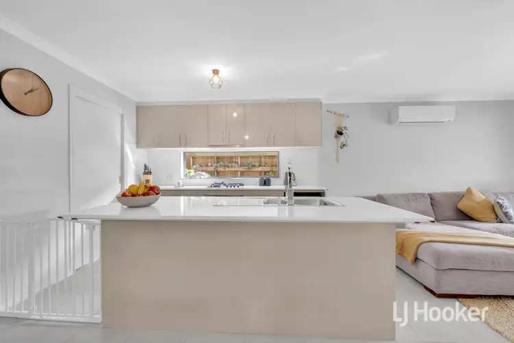 Seventh view of Homely house listing, 15 Cartwright Grove, Cranbourne East VIC 3977