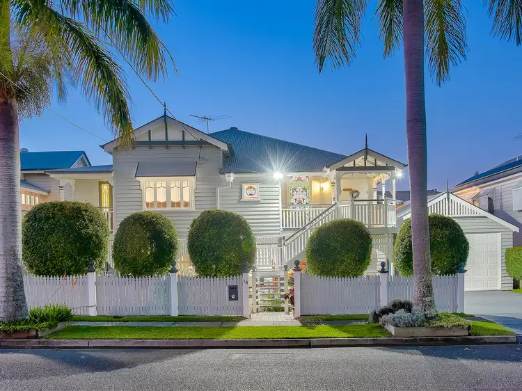 18 Seventh Avenue, Kedron QLD 4031