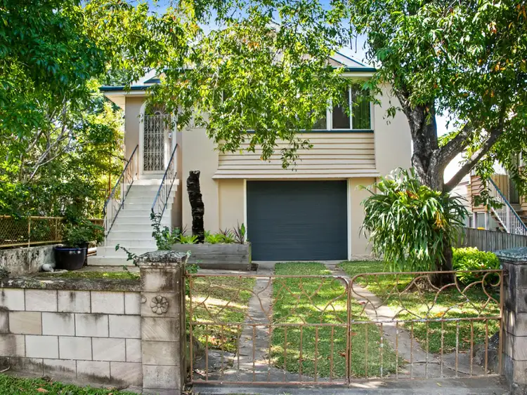 10 Forsyth Street, Fairfield QLD 4103