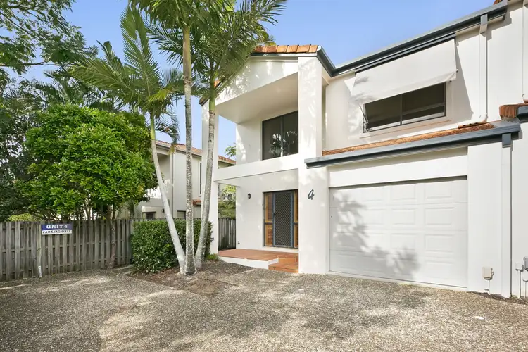 4/122 Pohlman Street, Southport QLD 4215
