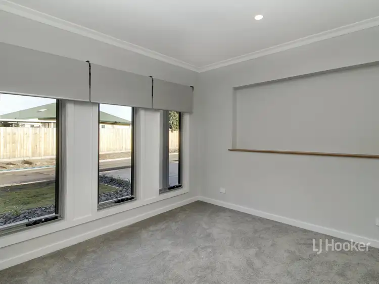 Sixth view of Homely house listing, 1 Bryan Place, East Bairnsdale VIC 3875